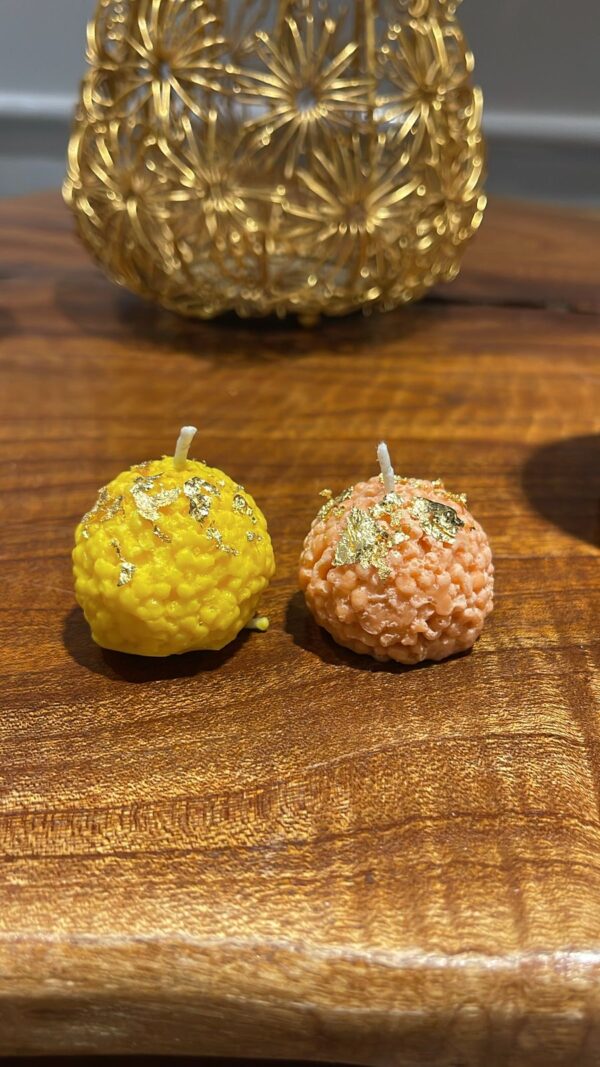 Gold-Flecked Textured Candle